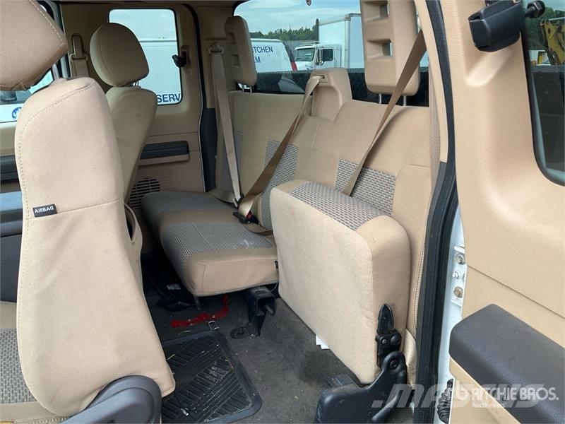 Ford F-250 4x4 Extended Cab Pickup その他