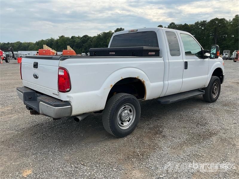 Ford F-250 4x4 Extended Cab Pickup その他