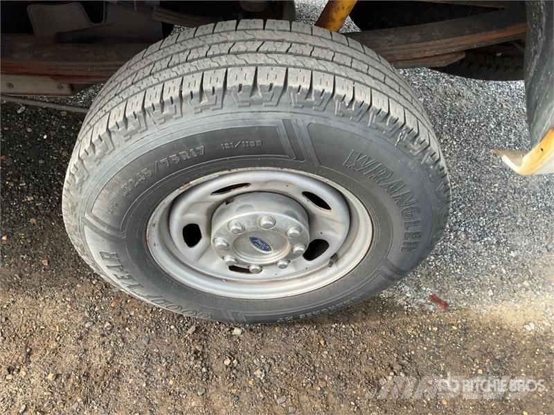 Ford F-250 4x4 Extended Cab Pickup その他