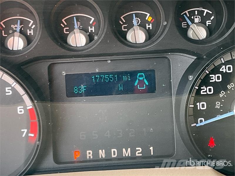 Ford F-250 4x4 Extended Cab Pickup その他