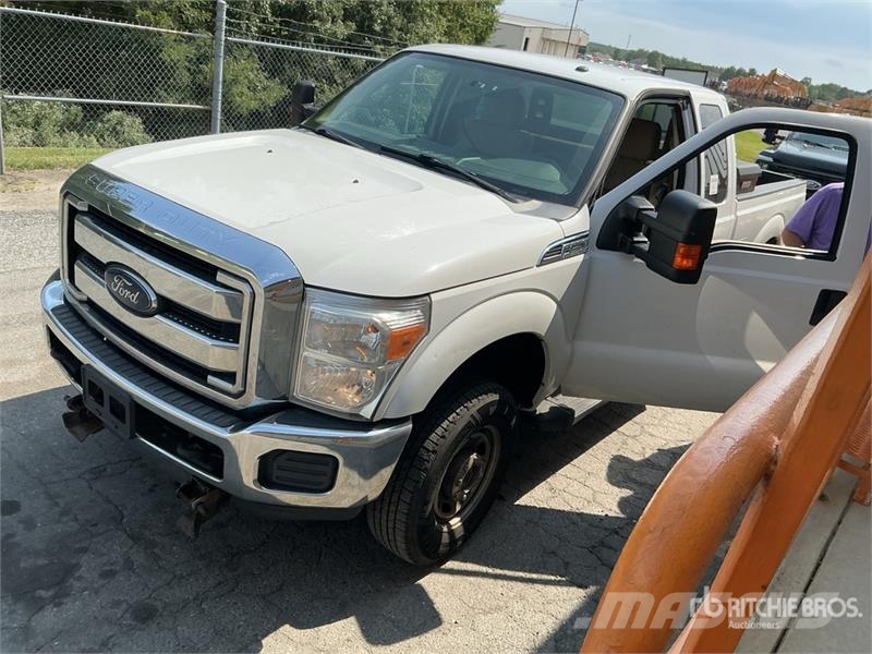 Ford F-250 4x4 Extended Cab Pickup Ostalo