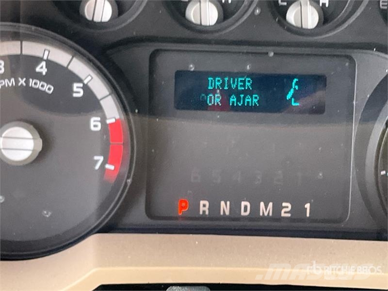 Ford F-250 4x4 Extended Cab Pickup その他