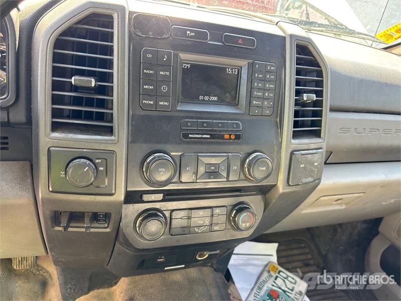Ford F-250 XL 4x2 Crew Cab Pickup Citi