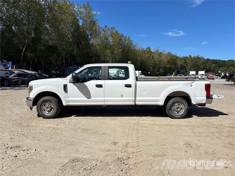 Ford F-250 XL 4x2 Crew Cab Pickup Citi