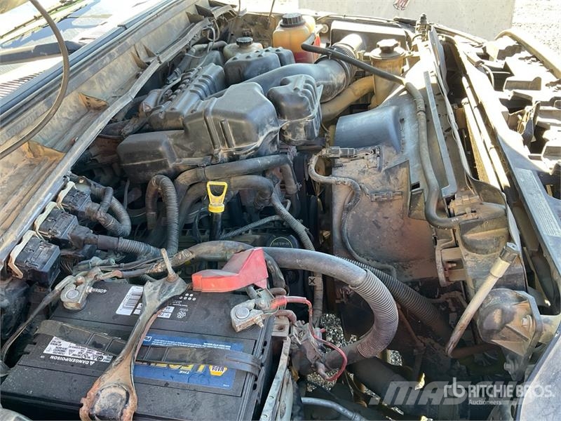 Ford F-250 XL 4x2 Crew Cab Utility Truck Pick up de caixa aberta