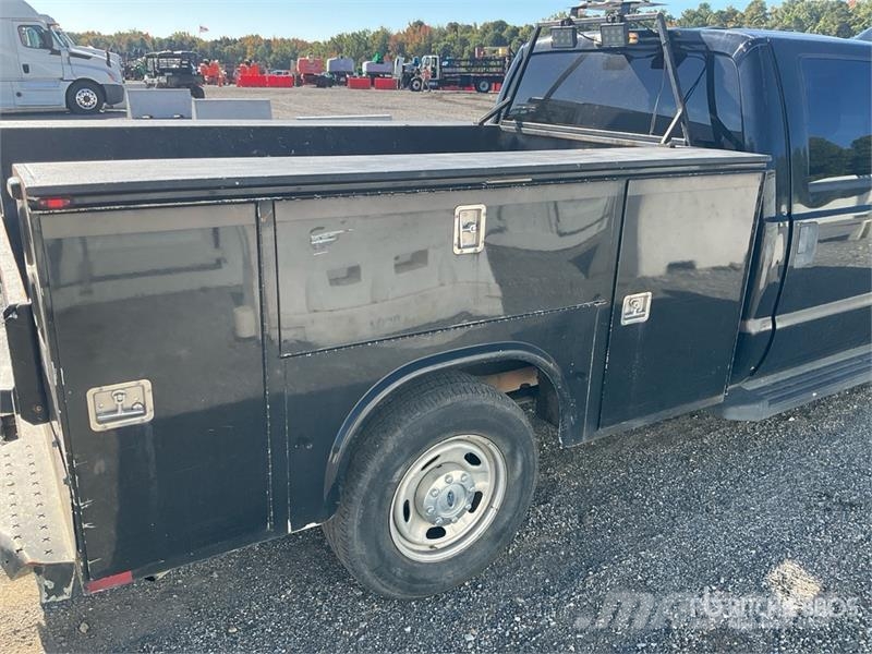 Ford F-250 XL 4x2 Crew Cab Utility Truck Pick up de caixa aberta