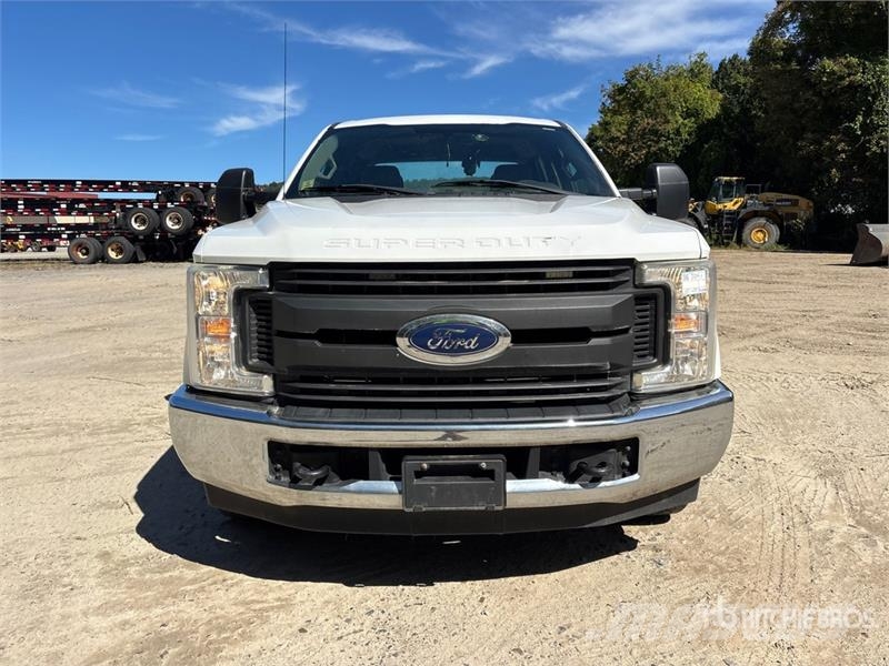 Ford F-250 XL 4x2 Crew Cab Pickup Citi