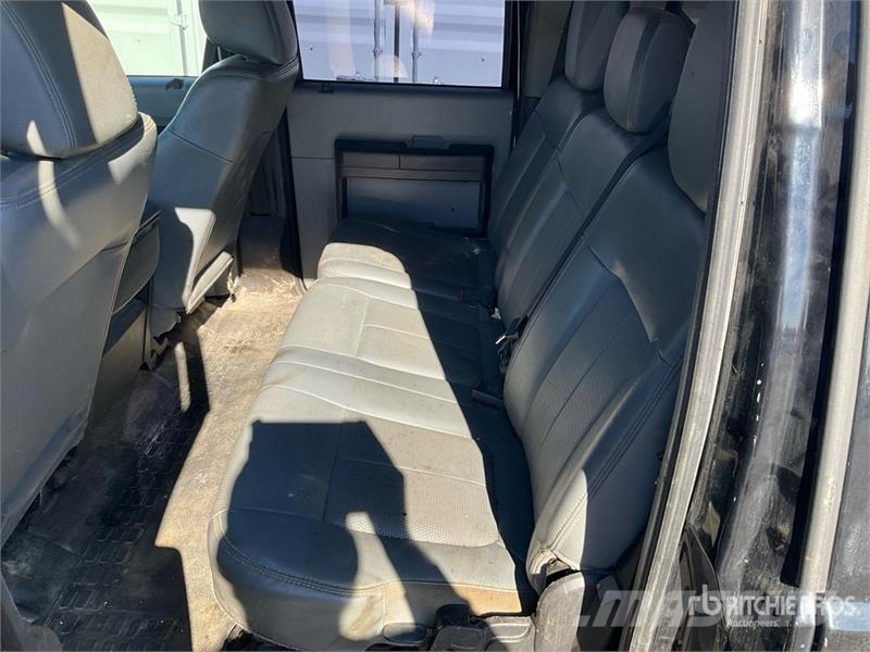Ford F-250 XL 4x2 Crew Cab Utility Truck Pick up de caixa aberta