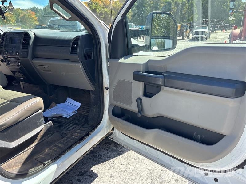 Ford F-250 XL 4x2 Crew Cab Pickup Citi