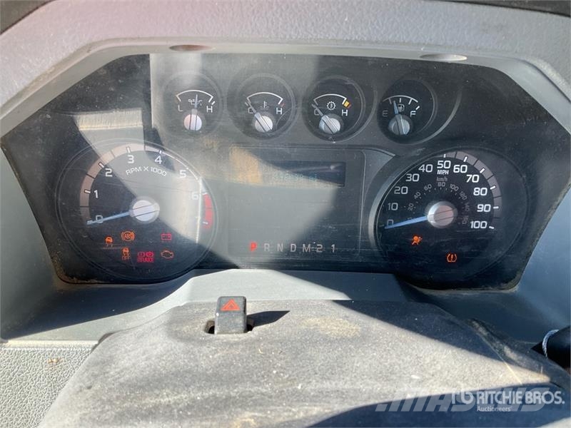 Ford F-250 XL 4x2 Crew Cab Utility Truck Pick up de caixa aberta