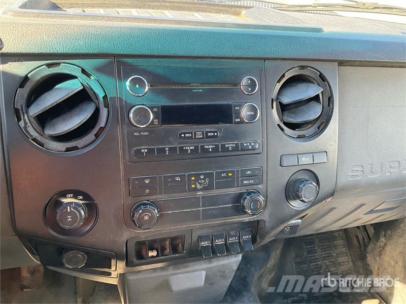 Ford F-250 XL 4x2 Crew Cab Utility Truck Pick up de caixa aberta