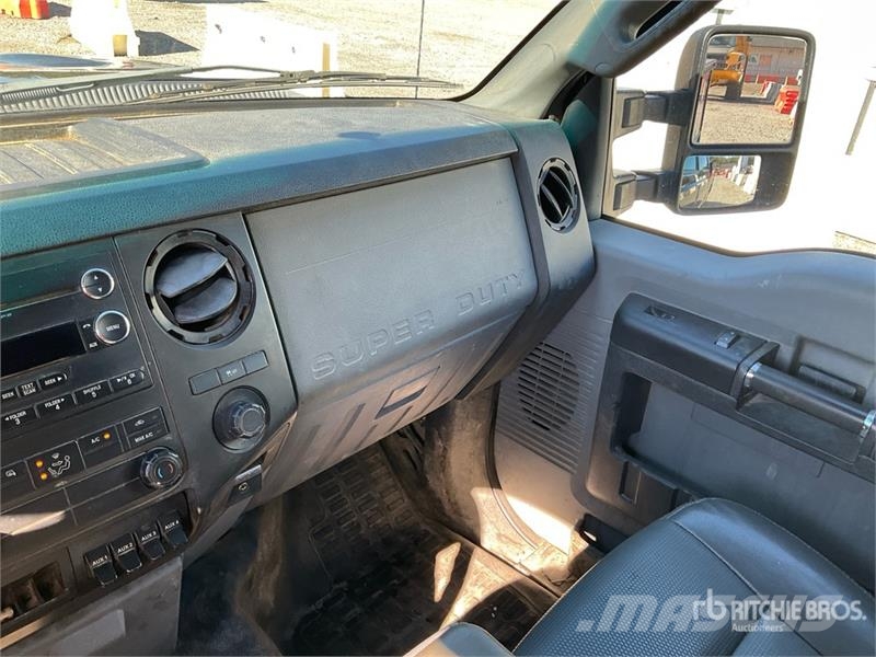 Ford F-250 XL 4x2 Crew Cab Utility Truck Pick up de caixa aberta