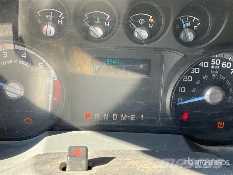 Ford F-250 XL 4x2 Crew Cab Utility Truck Pick up de caixa aberta