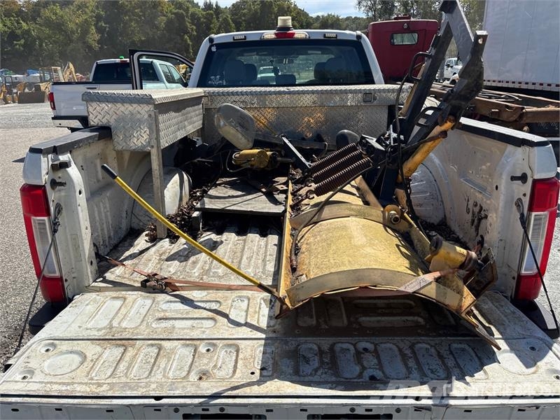 Ford F-250 XL 4x2 Crew Cab Pickup Citi