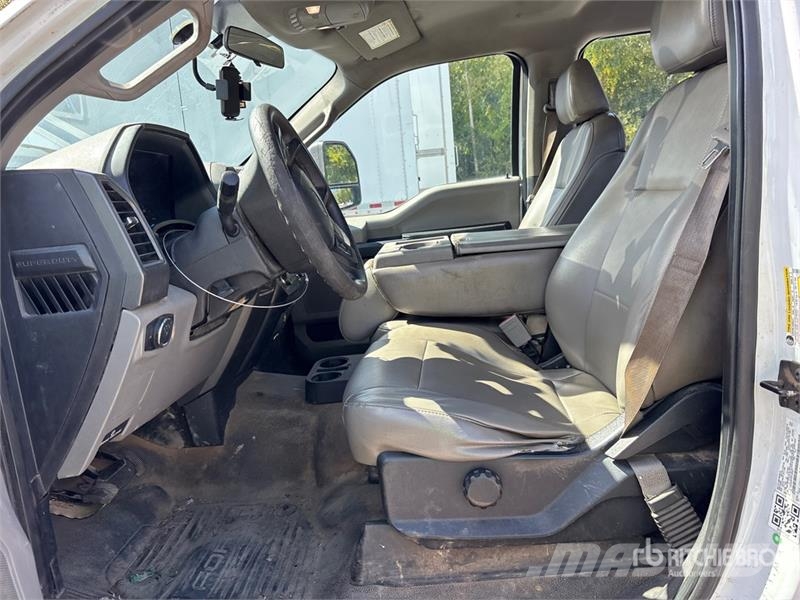 Ford F-250 XL 4x2 Crew Cab Pickup Citi