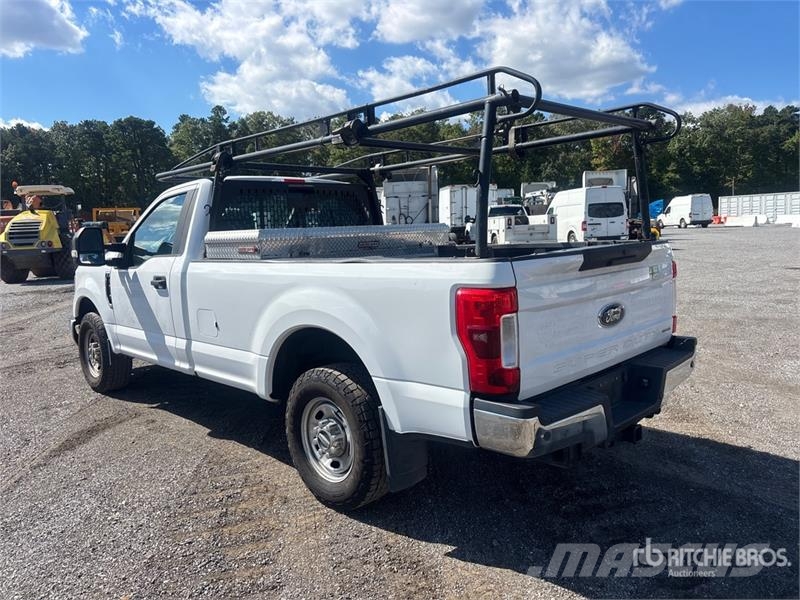 Ford F-250 XL 4x2 Pickup Altele