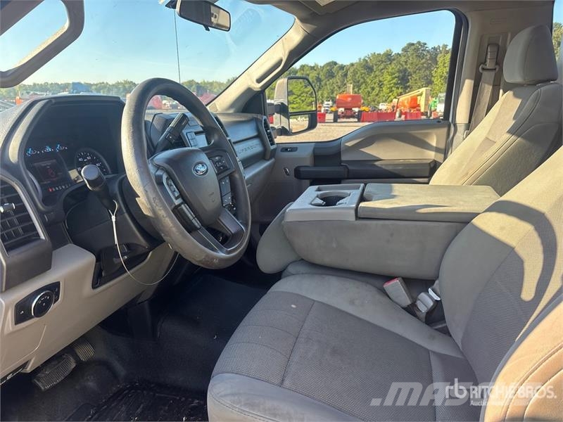 Ford F-250 XL 4x2 Pickup 其他