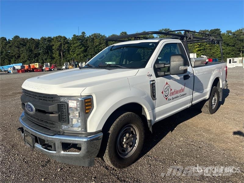 Ford F-250 XL 4x2 Pickup 其他