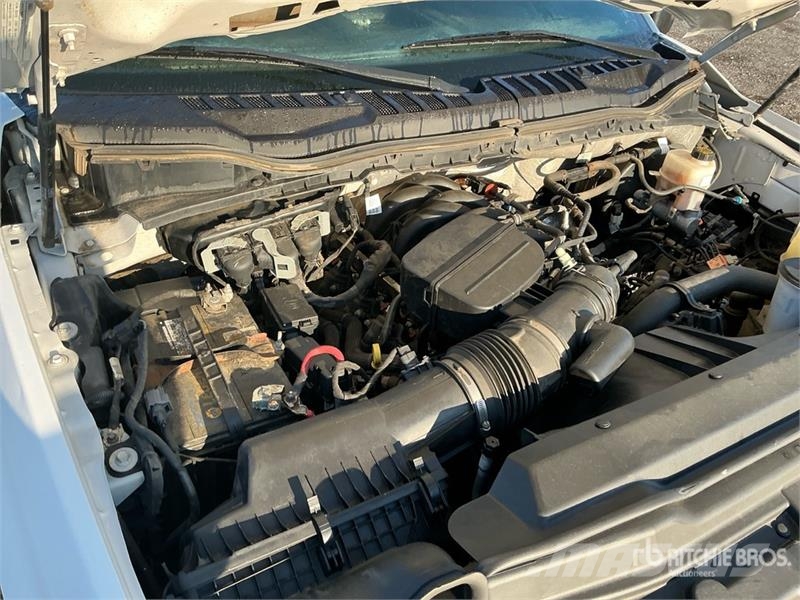 Ford F-250 XL 4x4 Crew Cab Pickup Ostalo