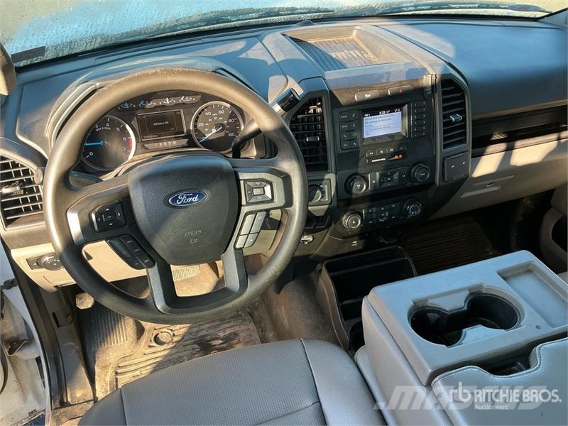 Ford F-250 XL 4x4 Crew Cab Pickup Ostalo
