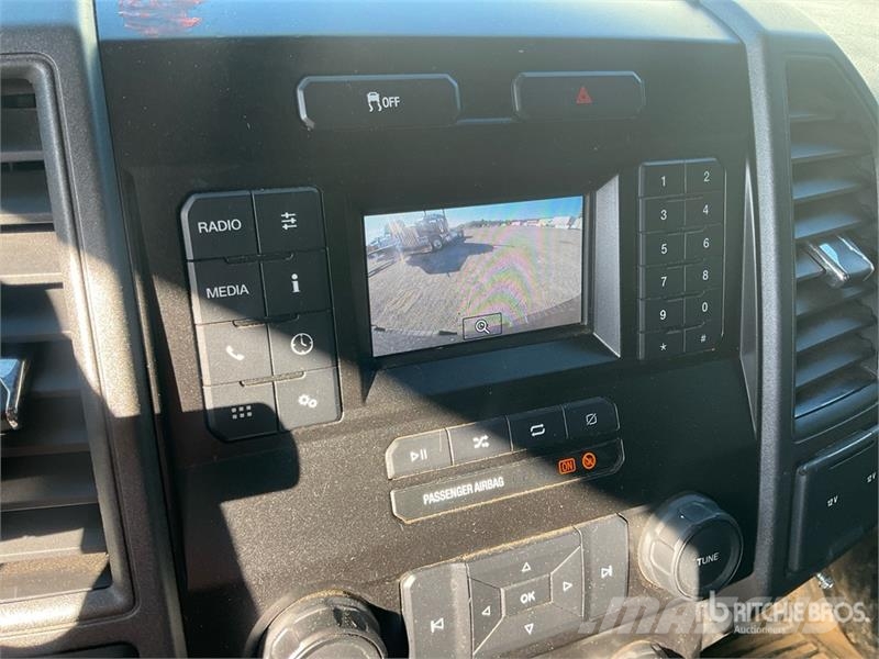 Ford F-250 XL 4x4 Crew Cab Pickup Muu