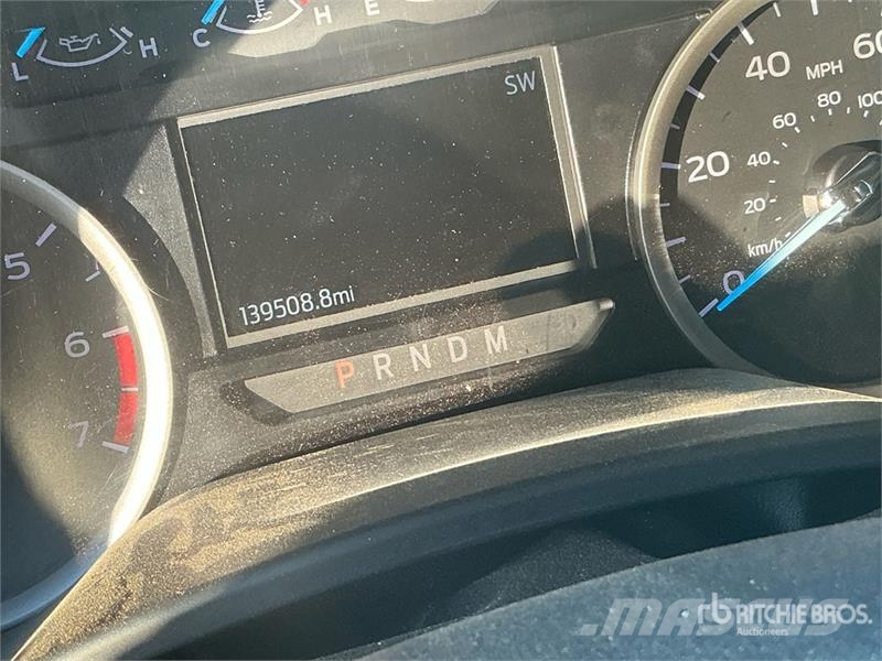 Ford F-250 XL 4x4 Crew Cab Pickup Ostalo