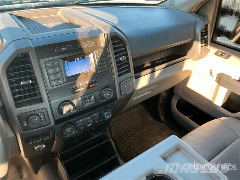 Ford F-250 XL 4x4 Crew Cab Pickup Ostalo
