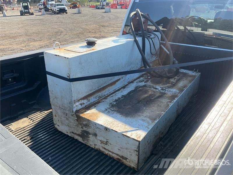 Ford F-250 XL 4x4 Crew Cab Pickup Muu