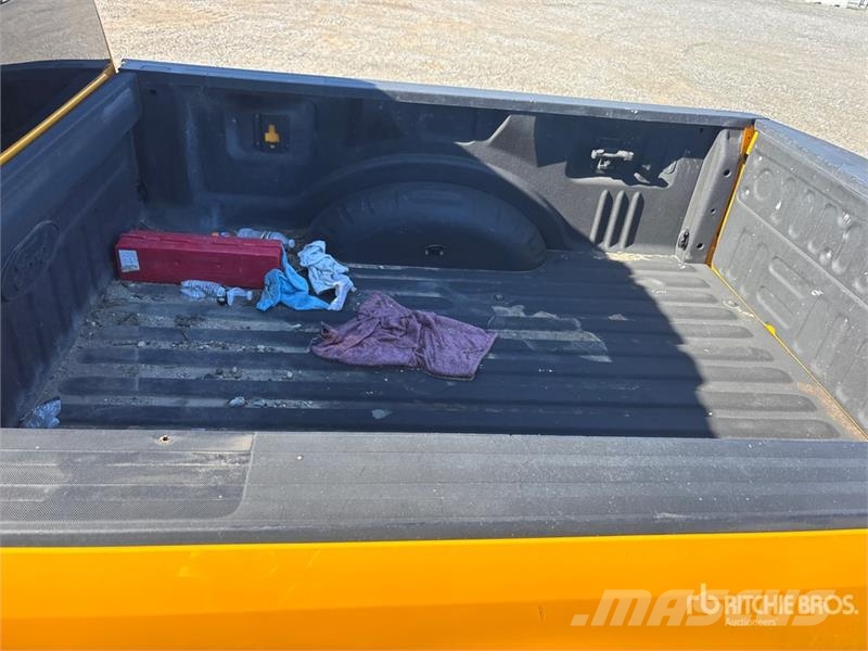 Ford F-250 XL 4x4 Crew Cab Pickup 기타