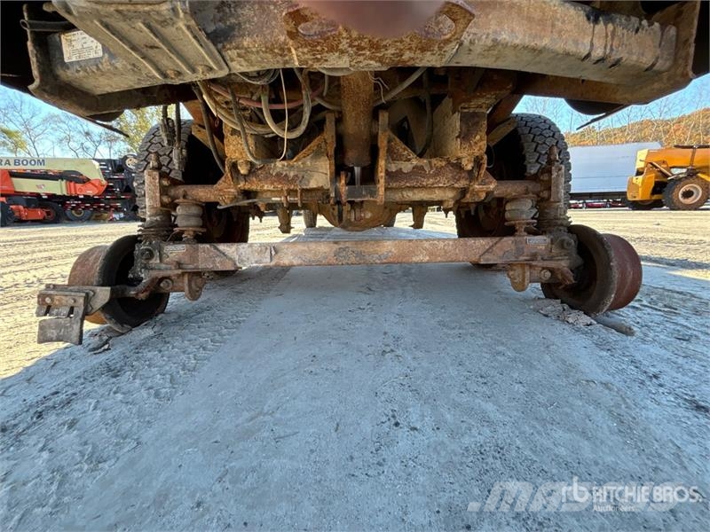 Ford F-250 XL 4x4 Crew Cab Pickup Outros