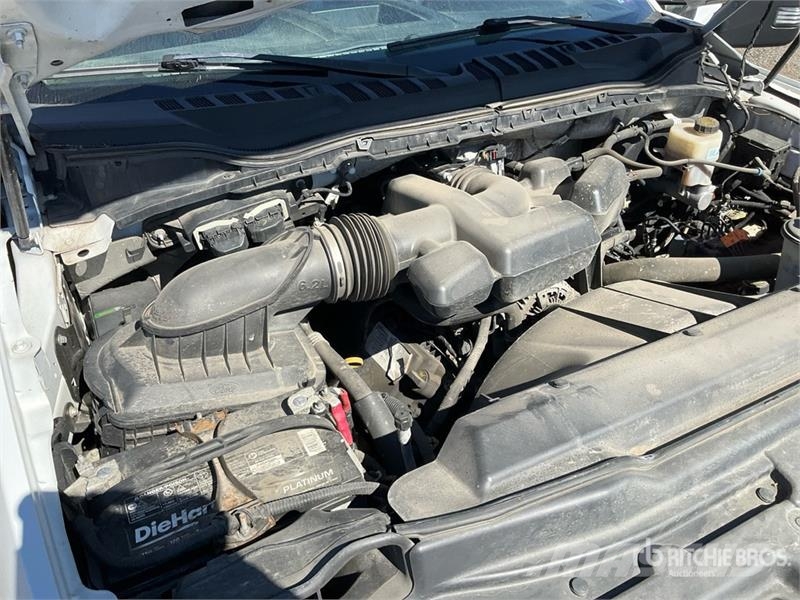 Ford F-250 XL 4x4 Crew Cab Pickup Drugi