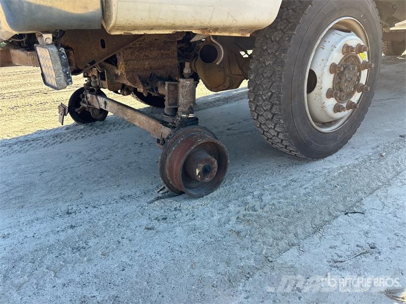 Ford F-250 XL 4x4 Crew Cab Pickup Outros