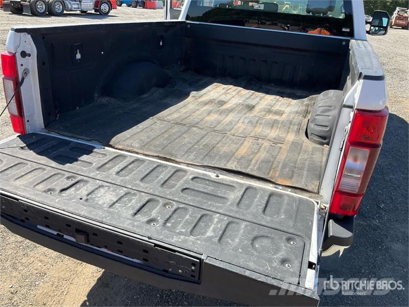 Ford F-250 XL 4x4 Crew Cab Pickup Άλλα Vans