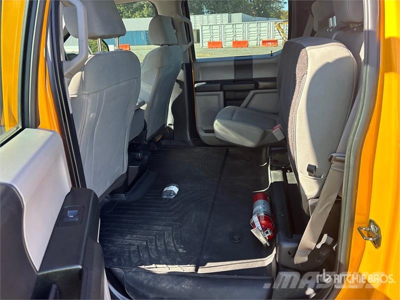 Ford F-250 XL 4x4 Crew Cab Pickup 기타