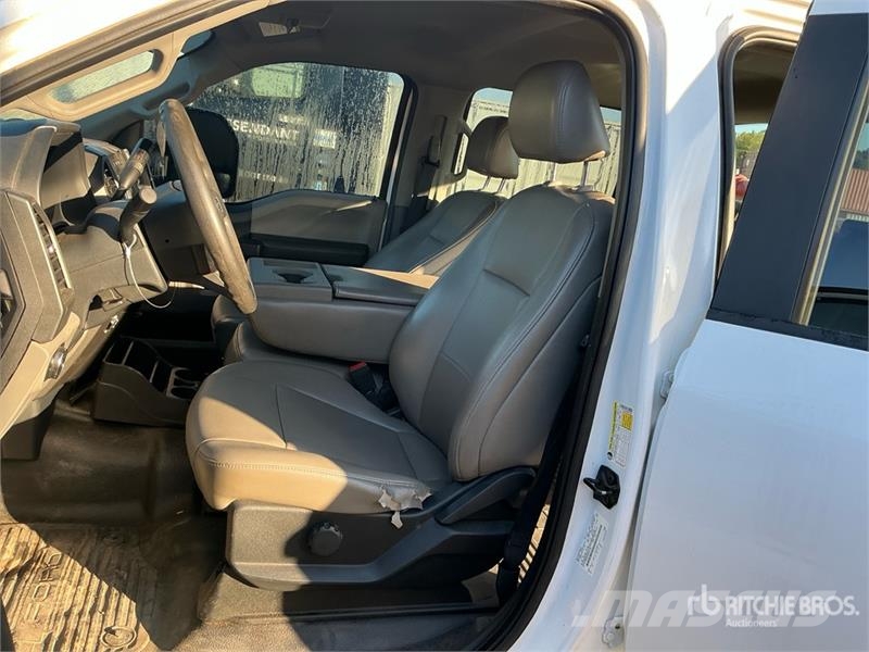 Ford F-250 XL 4x4 Crew Cab Pickup Ostalo