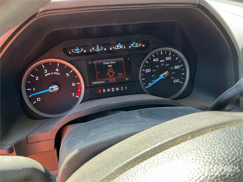 Ford F-250 XL 4x4 Crew Cab Pickup أخرى