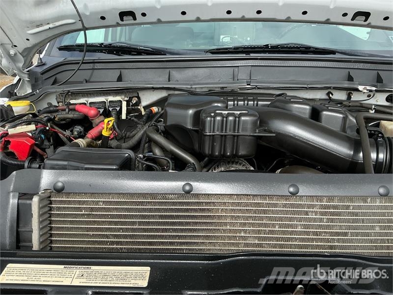 Ford F-250 XL 4x4 Extended Cab Utility Truck Prekucniki
