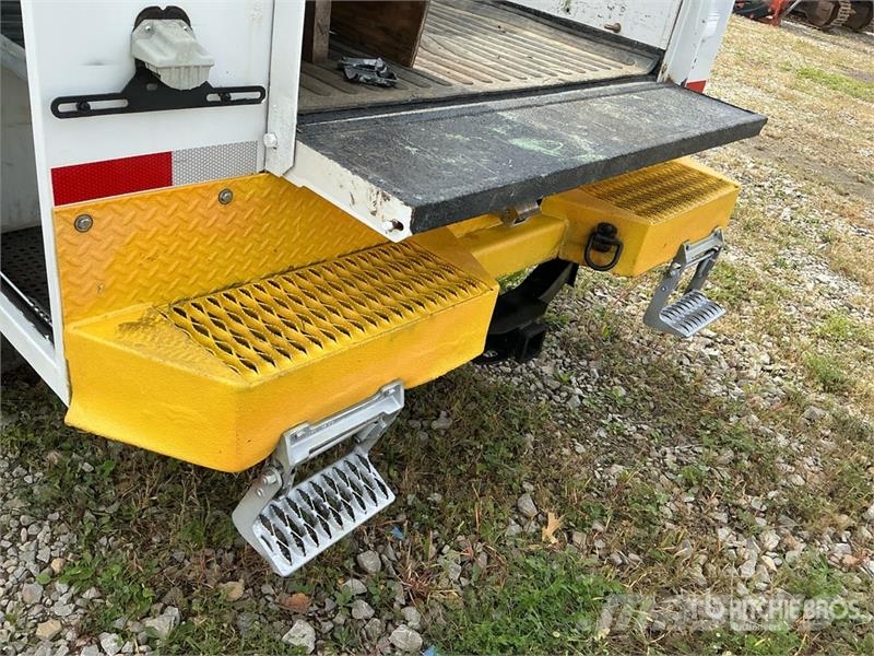 Ford F-250 XL 4x4 Extended Cab Utility Truck Prekucniki