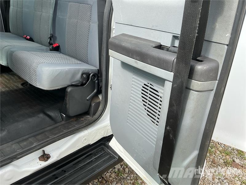 Ford F-250 XL 4x4 Extended Cab Utility Truck Prekucniki