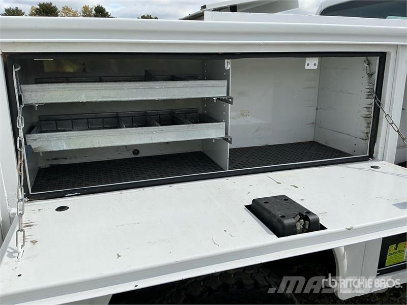 Ford F-250 XL 4x4 Extended Cab Utility Truck Prekucniki