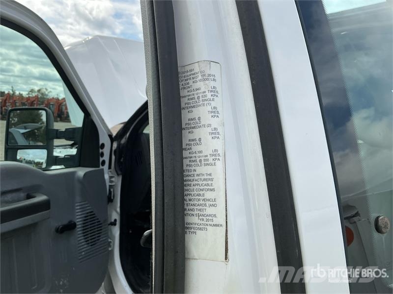 Ford F-250 XL 4x4 Extended Cab Utility Truck Prekucniki