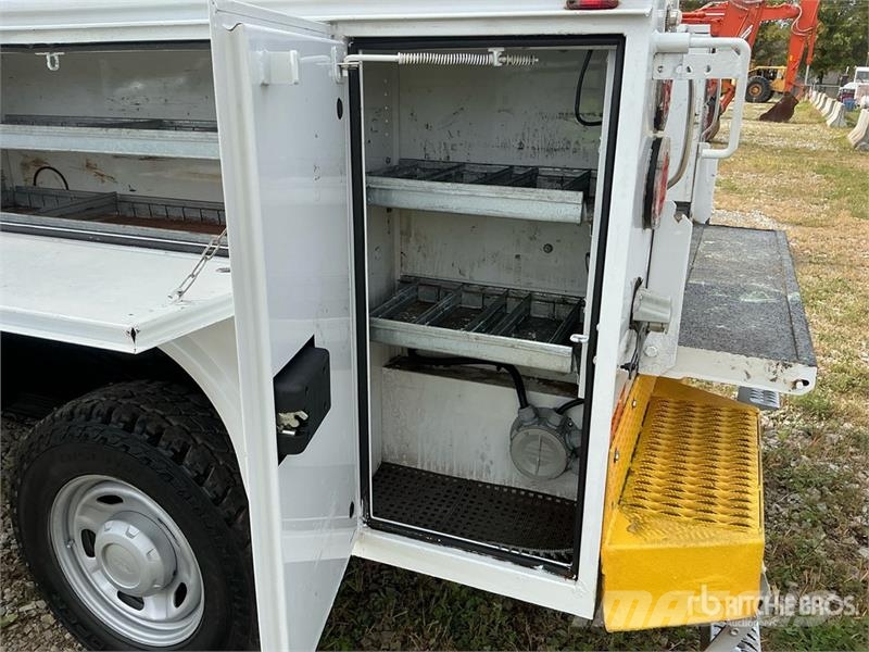 Ford F-250 XL 4x4 Extended Cab Utility Truck Prekucniki