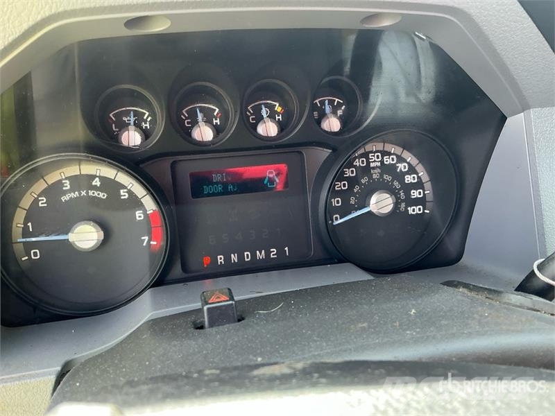 Ford F-250 XL 4x4 Extended Cab Utility Truck Prekucniki