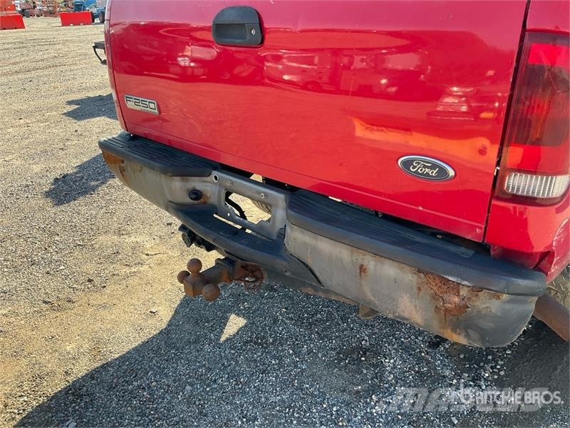 Ford F-250 XL 4x4 Extended Cab Pickup Altele