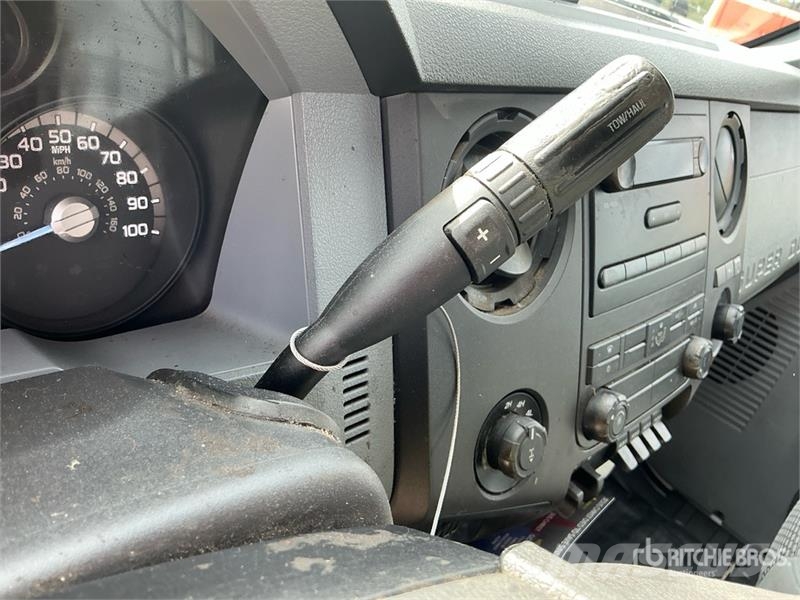 Ford F-250 XL 4x4 Extended Cab Utility Truck Prekucniki