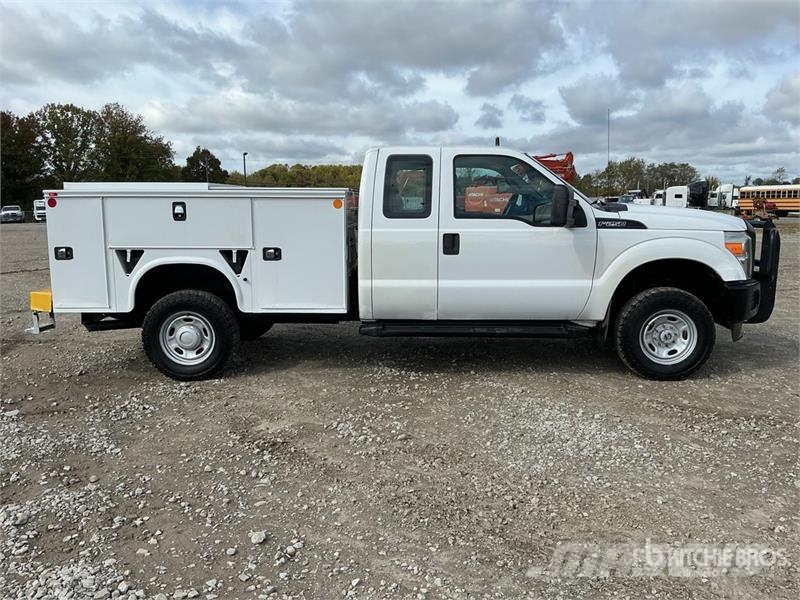 Ford F-250 XL 4x4 Extended Cab Utility Truck Prekucniki