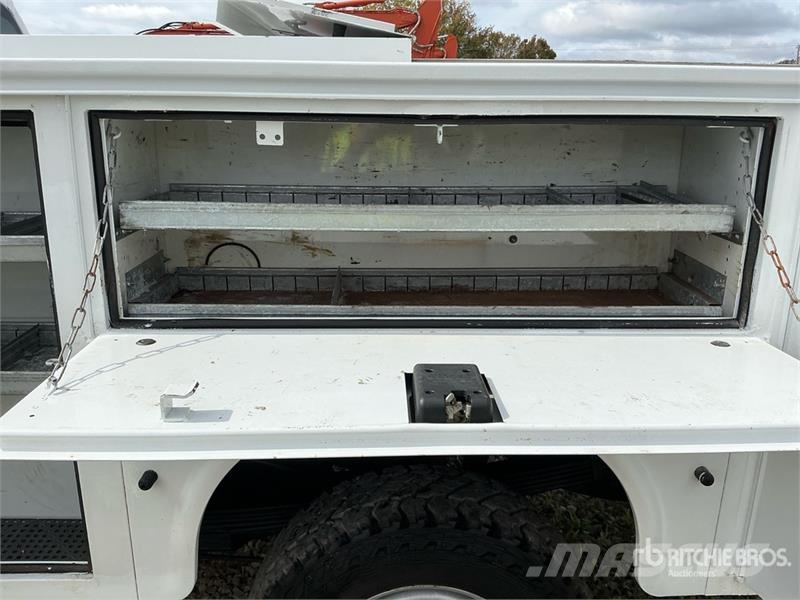 Ford F-250 XL 4x4 Extended Cab Utility Truck Prekucniki