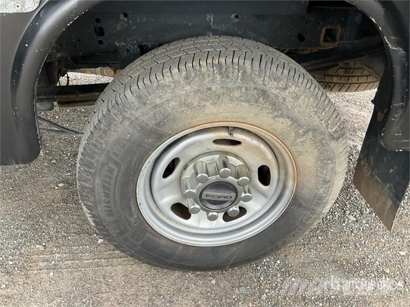 Ford F-250 XL 4x4 Extended Cab Utility Truck Pickup/planbiler