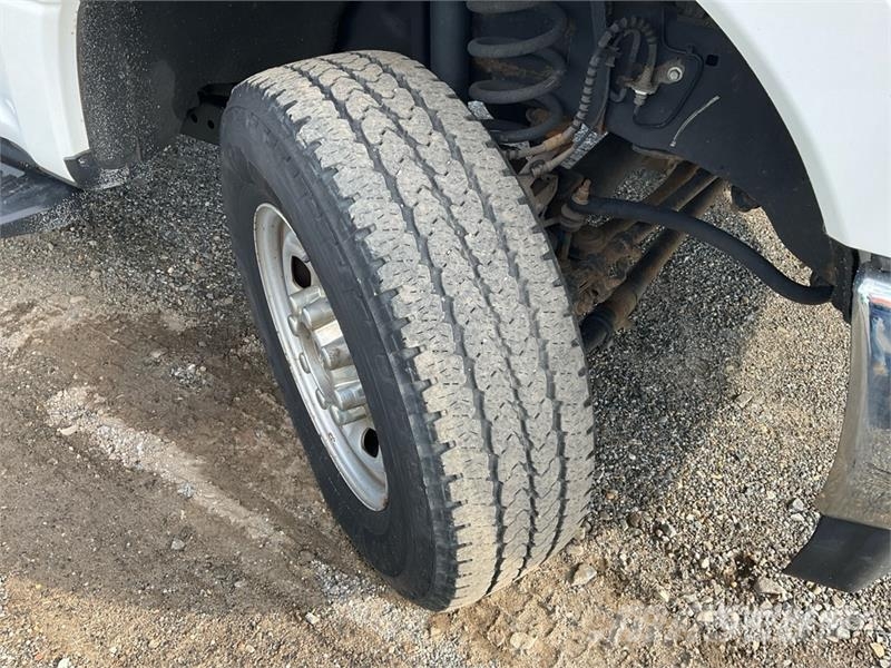 Ford F-250 XL 4x4 Pickup その他