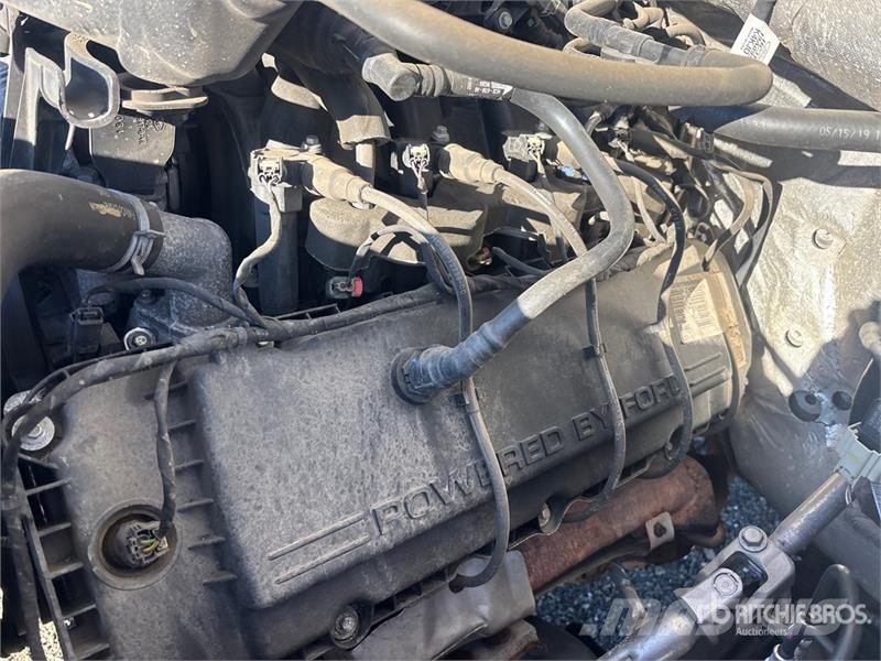 Ford F-250 XL 4x4 Pickup 其他